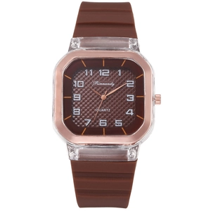 Montre à quartz carrée minimaliste avec bracelet en silicone brun et cadran carbone