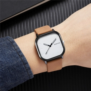 Montre homme minimaliste à cadran carré blanc avec boîtier noir et bracelet en cuir brun