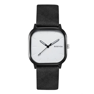 Vue détaillée d'une montre à quartz carrée minimaliste avec bracelet en cuir noir sur fond blanc