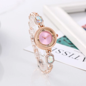 Orologio donna oro rosa con quadrante rosa, numeri romani e cinturino a catena di cristalli