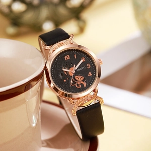Orologio da donna al quarzo con cinturino in pelle nera e quadrante traforato oro rosa
