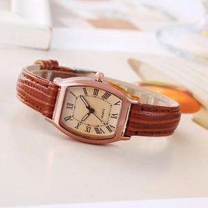 Montre à quartz tonneau pour femme avec boîtier en or rose et bracelet en cuir marron