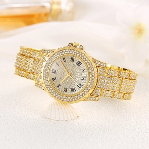 Montre luxueuse pour femme couleur or avec cristaux et cadran à chiffres romains