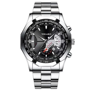 Montre homme d'affaires avec bracelet en acier argenté et grand cadran noir tachymètre