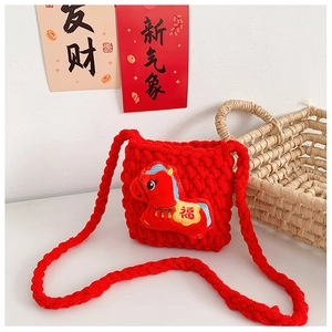 Sac en tricot rouge pour enfants fait main avec mascotte cheval 3D et caractère Fu