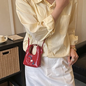 Mini borsa a tracolla rossa trapuntata con toppa a forma di pony per bambini