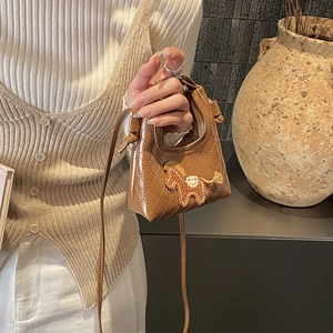 Mini borsa a tracolla trapuntata marrone con ricamo a cavallo e nappina per bimbi
