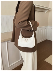 Sac à bandoulière en cuir PU blanc avec papillon nacré et fermeture éclair cœur doré