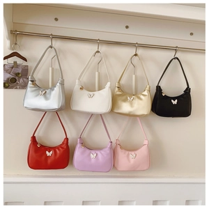 Détails des mini sacs hobo avec papillons métalliques en sept couleurs différentes