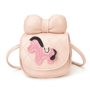 Sac à bandoulière rose pour filles avec poney cartoon, matelassage et grand nœud décoratif