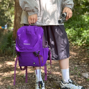 Violetter leichter Kinderrucksack mit großem Fassungsvermögen und Schnallenverschluss