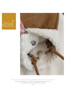 Détail du fermoir magnétique sur le sac bandoulière en polaire et faux daim