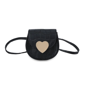 Mini sac bandoulière pour enfants en relief crocodile noir avec boucle cœur doré
