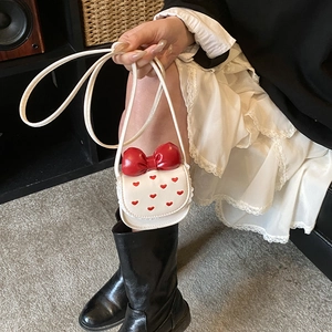 Mini sac bandoulière blanc pour enfants avec nœud rouge et broderie cœur mignonne