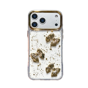 Custodia iPhone con fiocchi dorati e inserti in foglia d'oro su base bianco perla