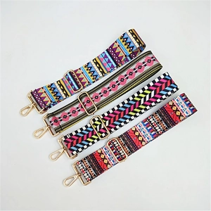 Détails de bandoulières ethniques tissées colorées avec crochets réglables en métal doré