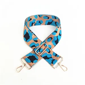 Bandoulière réglable à imprimé léopard bleu, noir et marron avec boucles en métal doré