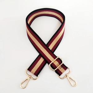 Bandoulière large rayée réglable bordeaux et beige avec mousquetons métalliques dorés