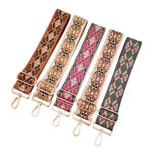 Ethno-Stil Jacquard-Schultergurt mit Rautenmuster und goldenen Metallhaken