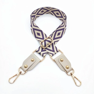 Bandoulière jacquard ajustable avec motif losange violet et crochets dorés