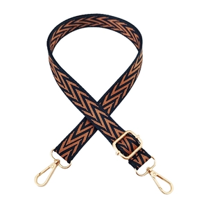 Adjustable 2.5cm jacquard shoulder strap with blue and caramel geometric zigzag pattern