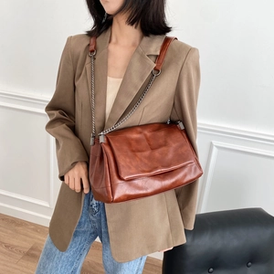 Women PU Leather Square Shoulder Bag With Chain Strap Quilted Stitching Magnetic Closure Retro Crossbody Handbag