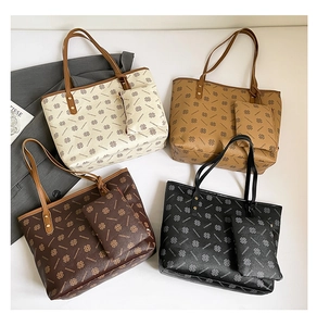 Detailed set of large capacity tote bags in four colors with four-leaf clover pattern
