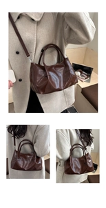Présentation triple du sac cabas en cuir marron foncé porté en bandoulière et épaule