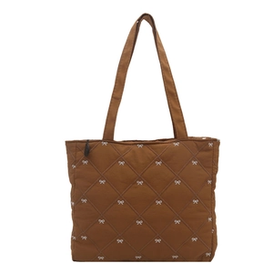 Borsa tote trapuntata marrone con fiocchi ricamati e motivo a rombi per l'inverno