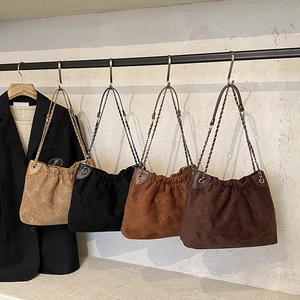 Vintage Damen Gesteppte Schultertasche Wildleder PU Leder Hobo Handtasche Große Kapazität Kordelzug Kettengurt Pendeln
