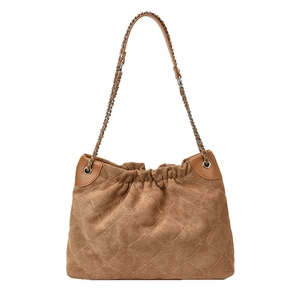 Braune gesteppte Wildledertasche mit Kettenriemen und Kordelzug-Design