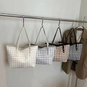 Women Houndstooth Woven Tote Bag Retro Contrast Color Large Capacity Shoulder Bag With Synthetic Leather Handle Gold Rivets