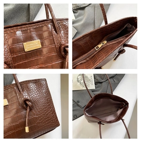 Vues détaillées du sac cabas marron effet crocodile avec détails dorés et intérieur