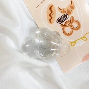 Close-up of a clear cloud-shaped phone grip tok made of high-quality acrylic material
