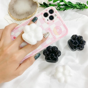 Coque iPhone à carreaux roses avec support 3D patte de chat et motif beignet de princesse