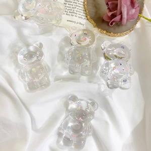 Set of 5 transparent resin bears with colorful heart patterns for phone grips
