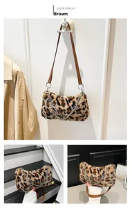 Détails du sac à main en fausse fourrure léopard marron avec chaîne et bandoulière