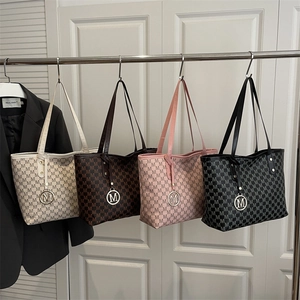 Grand Sac Cabas Pour Femmes En Cuir PU Imprimé Lettre M Monogramme Avec Pendentif M Doré Sac À Main De Bureau Mode