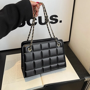 Women Quilted Crossbody Bag Fashion PU Leather Square Shoulder Purse With Gold Chain Strap Elegant Retro Style