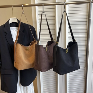 Sac Bandoulière Rétro En Daim Pour Femmes Et Pochette Grand Cabas Avec Fermoir Rotatif En Métal Sac De Banlieue Élégant