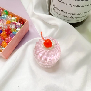 Süße rosa Cupcake Handyhalterung mit roter Kirsche und glänzender Jelly-Textur