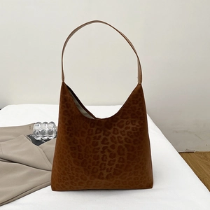 Grand sac cabas léopard marron en similicuir suédé pour la mode hivernale féminine