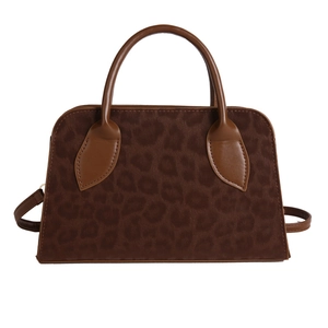 Grand sac à main léopard élégant avec poignées et bandoulière en similicuir marron
