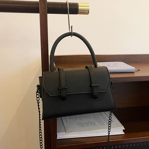 Retro black crossbody bag with cross-grain texture and metal chain strap for women