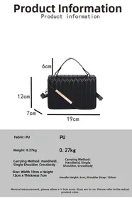 Detailansicht der schwarzen PU-Tasche mit V-Muster Textur und goldenen Metallakzenten