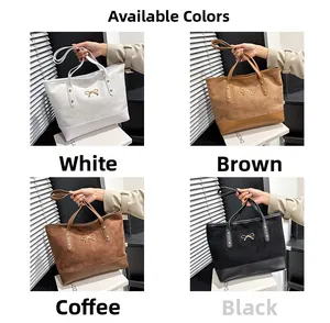 Quatre couleurs de sacs cabas en daim avec boucle nœud: blanc, marron, café et noir