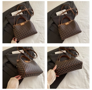 Détails du sac à main vintage marron avec motif monogramme et fermoir doré chic