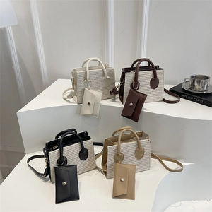 Minimalist Straw Woven Shoulder Bag With PU Leather Strap Detachable Pouch Vacation Beach Tote Handbag For Women