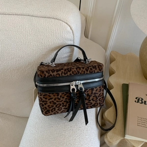 Mini sac à main rétro imprimé léopard avec finitions en cuir noir et poignée femme