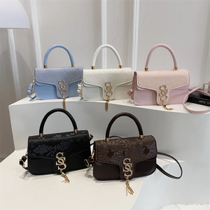 Women Shoulder Crossbody Bag PU Leather Snake Print Flap Metal Logo Tassel Elegant Retro Satchel Urban Simple Handbag